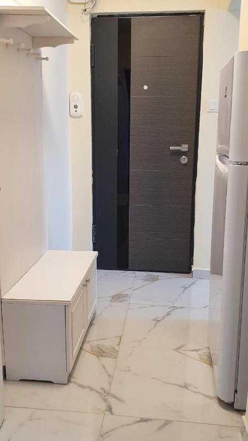 Апартаменты Apartament Estera Орадя Экстерьер фото